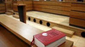 magistrate épouse mari insu