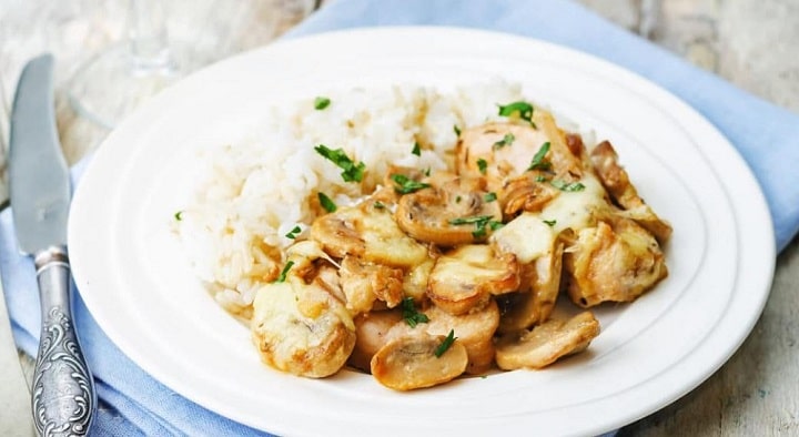 poulet-a-la-creme-et-aux-champignons-un-basique-simple-gourmand