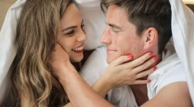 autorités encouragent avoir sex friend confinement