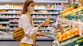 Pendant le déconfinement, faire ses courses avec un masque ?