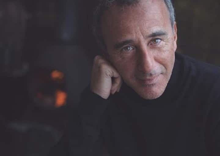 elie-semoun-il-craque-completement-avec-un-changement-de-look-radical