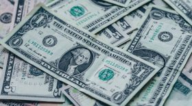 États-Unis, ils trouvent 1 millions de dollars