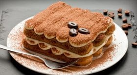 gateau-au-tiramisu-un-format-geant-pour-un-maximum-de-plaisir