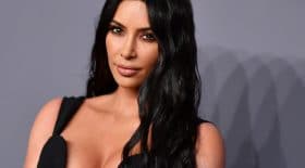 Kim Kardashian vulgaire cuissardes