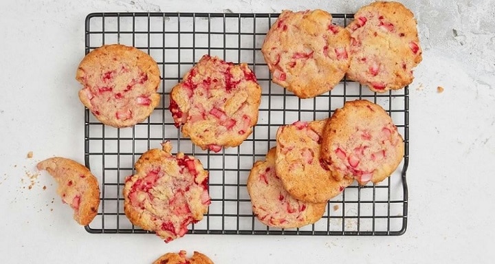 cookies-rhubarbe-framboises-une-delicieuse-recette-printaniere