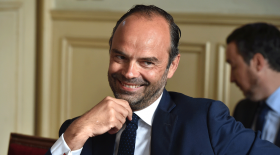 édourd-philippe-sourire-