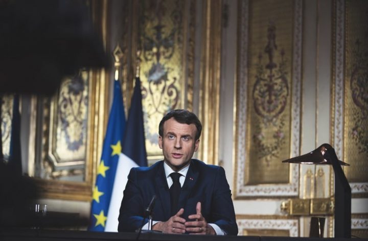 Emmanuel Macron critiqué