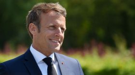 Emmanuel Macron prix costumes