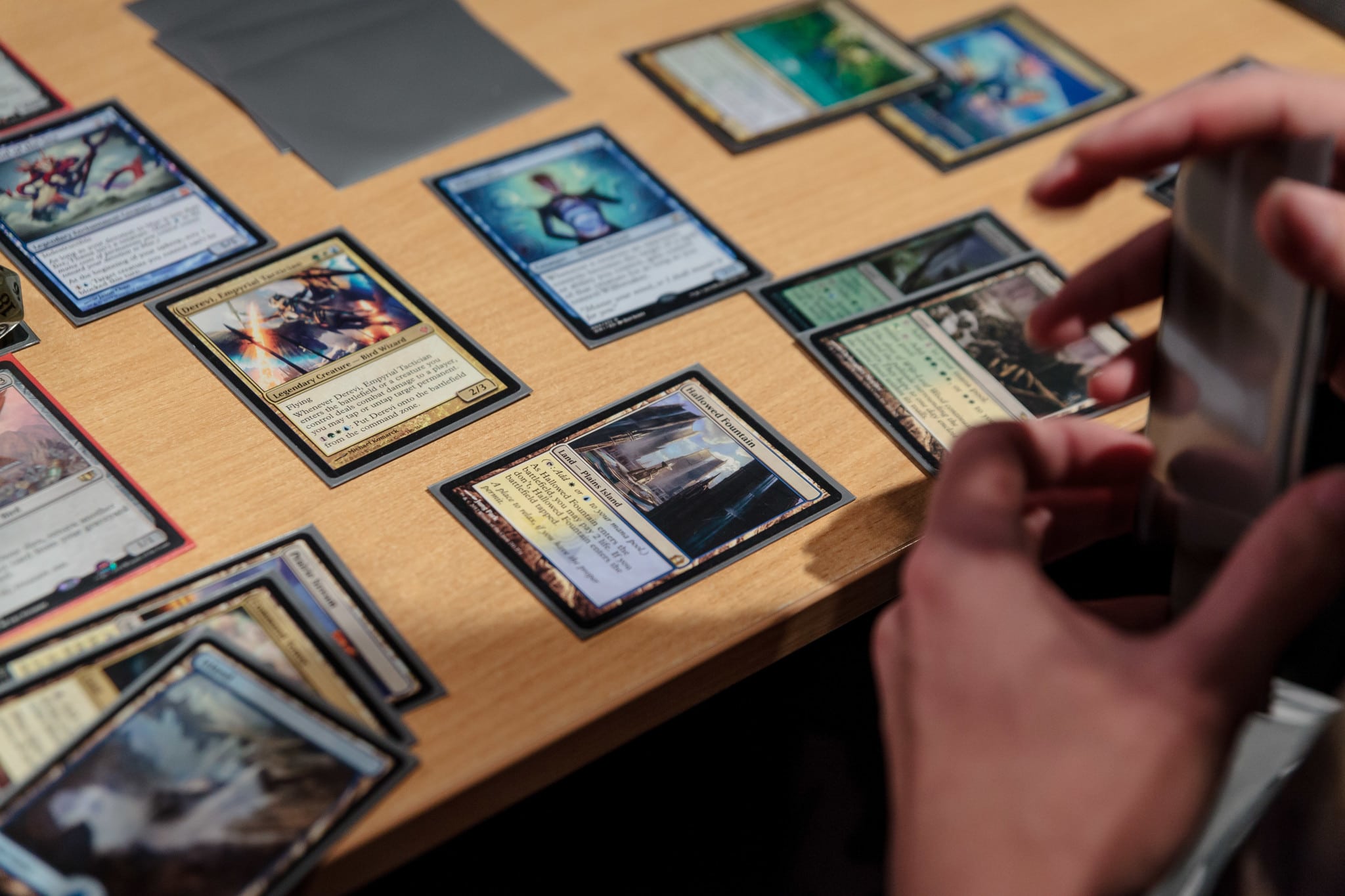 Racisme : Le jeu de cartes Magic va bien changer après une importante ...