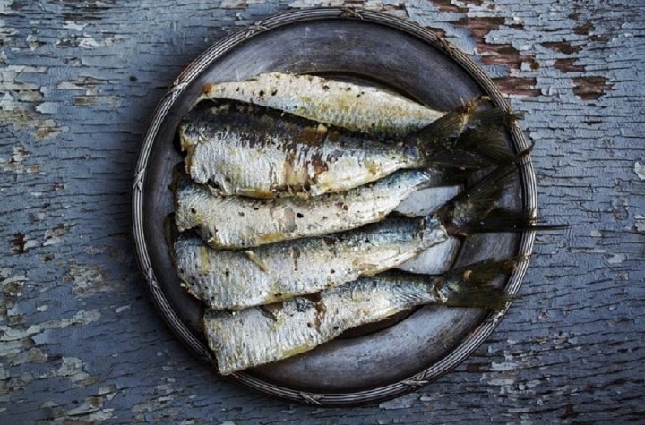 sardines-barbecue-voici-un-petit-guide-pour-bien-les-vider-et-les-cuire