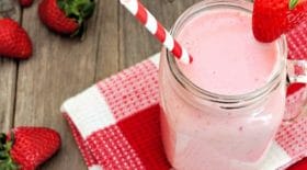 smoothie-a-la-fraise-rapide-facile-et-delicieux