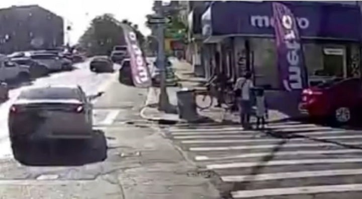 a-new-york-un-pere-de-famille-se-fait-abattre-en-pleine-rue-sous-les-yeux-fille-video