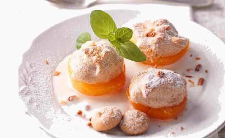 abricots-meringues-offrez-vous-un-petit-delice-saison
