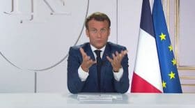 Emmanuel Macron pas de masque gratuit