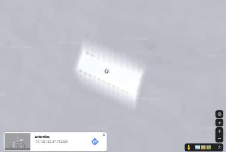 google-maps-un-mysterieux-rectangle-lumineux-saffiche-antarctique