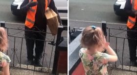 petite fille livreur langage des signes