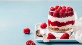 tiramisu-aux-fruits-rouges-la-recette-estivale-dun-dessert-qui-cartonne