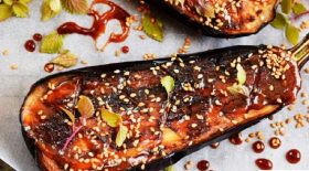 aubergines-sauce-miso-et-sesame-une-recette-savoureuse-et-terriblement-originale
