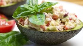 avocats-farcis-aux-rillettes-de-thon-la-recette-ideale-pour-un-apero-facile