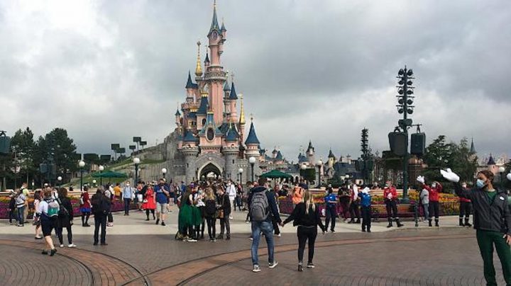 Disneyland Paris hôtel cheyenne fermeture