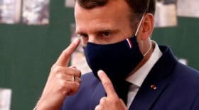 Emmanuel Macron masque
