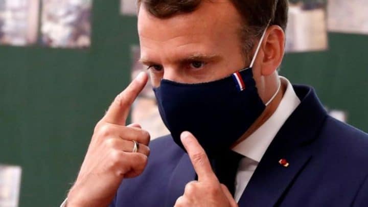Emmanuel Macron masque