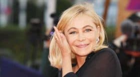 Emmanuelle Béart maillot de bain sexy