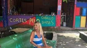 Isabelle camus torride en maillot de bain