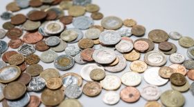 Argent : flowing hair dollar mis aux enchères