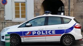 Une famille se fait frapper et ligoter lors d'un cambriolage