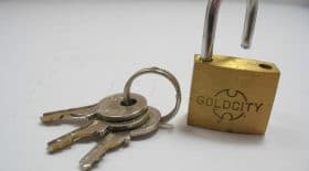 comment ouvrir cadenas deux clefs plates