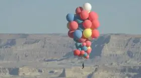 Un illusionniste réalise une prouesse impressionnante