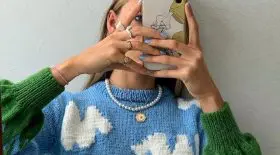 decouvrez-le-pull-insolite-que-toutes-les-fashionistas-sarrachent