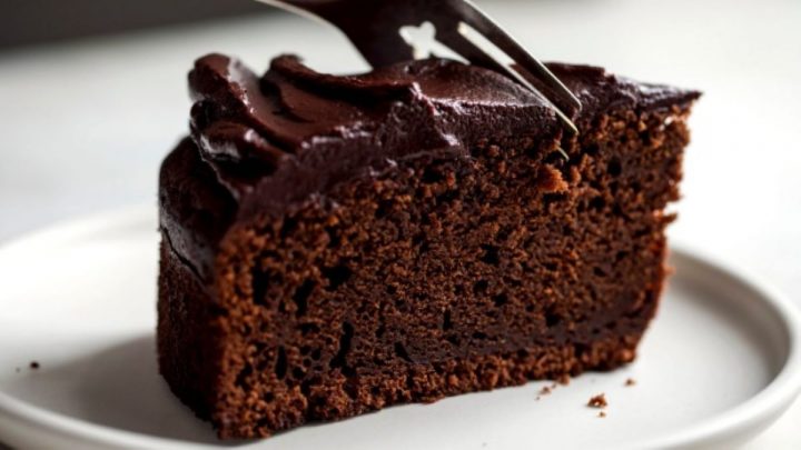 Découvrez la recette du gâteau de semoule au chocolat