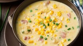 soupe-de-mais-cremeuse-et-epicee-une-recette-delicieusement-gourmande-et-pleine-peps
