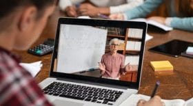 une-enseignante-decede-du-covid-19-en-pleine-seance-de-cours
