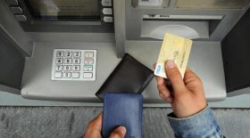 amis tournée shopping carte bancaire
