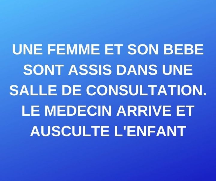 Une femme et son enfant sont assis dans une salle d'attente