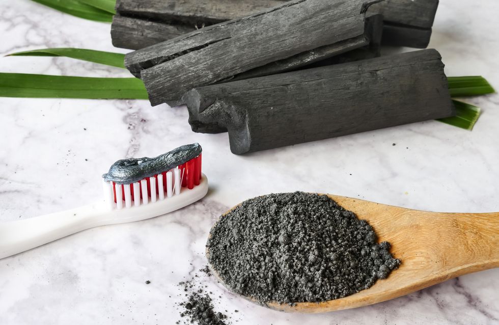 Découvrez l'astuce parfaite pour faire blanchir vos dents naturellement
