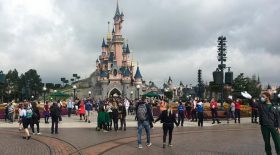 Deux adolescents arrêtés après avoir fait une blague de mauvais goût à Disneyland