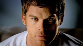 dexter-revient-pour-une-saison-9-avec-une-petite-surprise