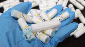 Il se fait violemment recadrer sur Twitter