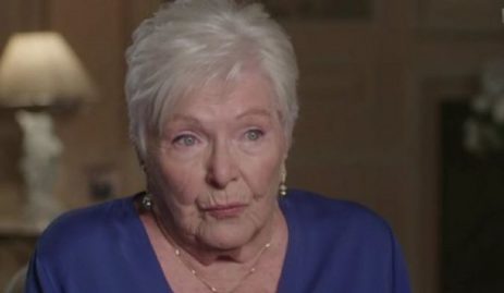 line-renaud-elle-fait-des-revelations-choc-sur-la-mort-johnny-hallyday