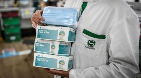 Les masques vendus au supermarché seraient moins efficaces que les masques vendus en pharmacie