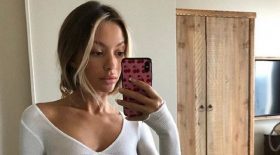 Mathilde Tantot : nue devant sa fenêtre parisienne, elle rend le couvre