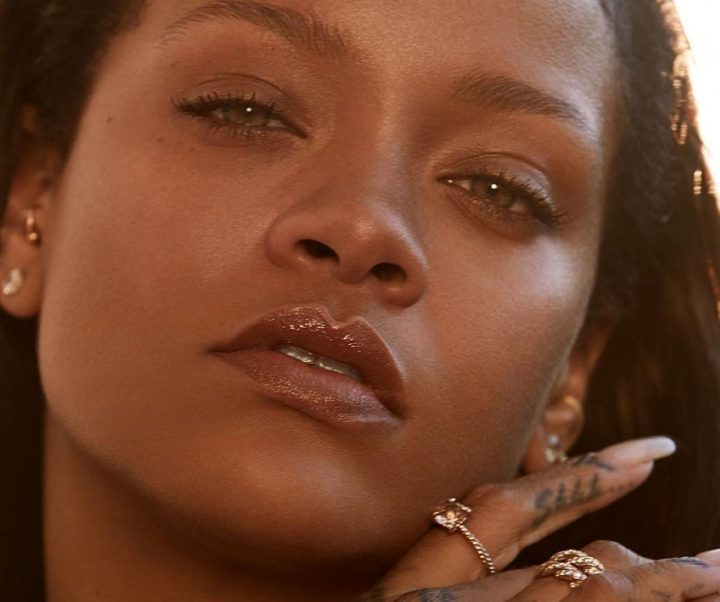 Rihanna s'attire les foudres des internautes