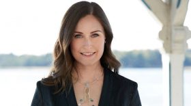 Sanna Marin visée par des critiques sexistes sur la toile