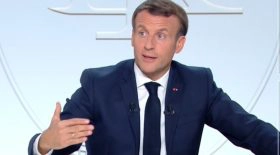 Emmanuel Macron gestuelle allocution