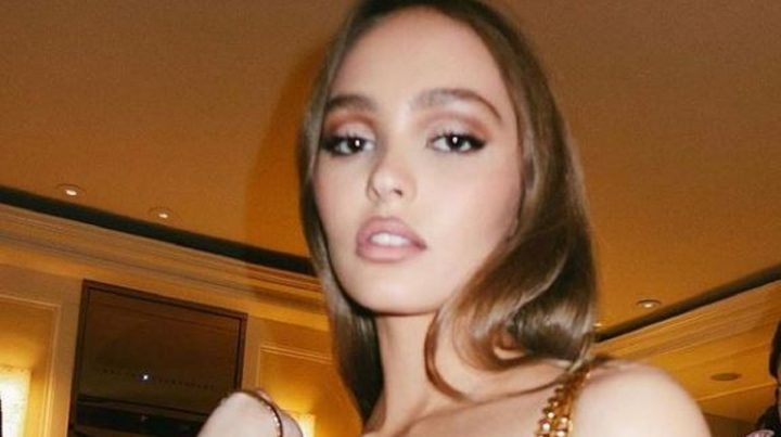 lily-rose-depp-photo-nuisette-fait-transpirer-latoile