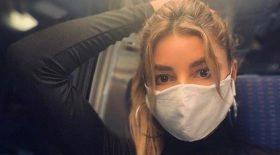 lola-marois-meme-avec-un-masque-la-bombe-enflamme-instagram